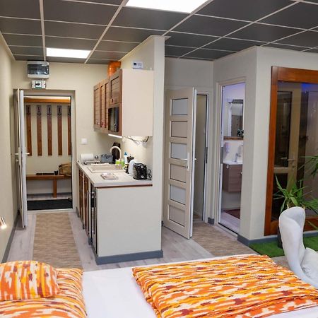 E 14 Aparthotel Berekfurdo Luaran gambar