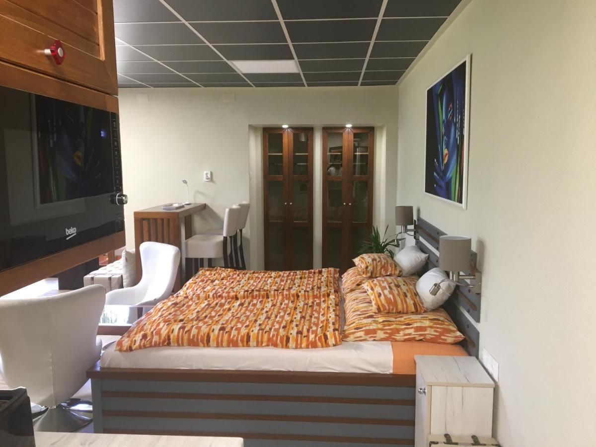 E 14 Aparthotel Berekfurdo Luaran gambar