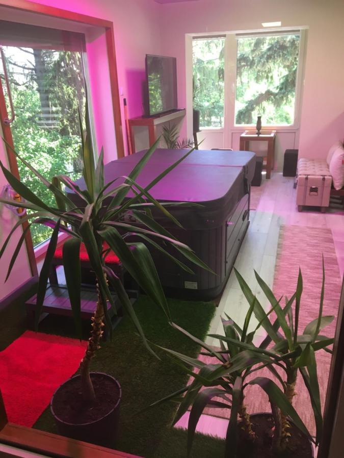 E 14 Aparthotel Berekfurdo Luaran gambar