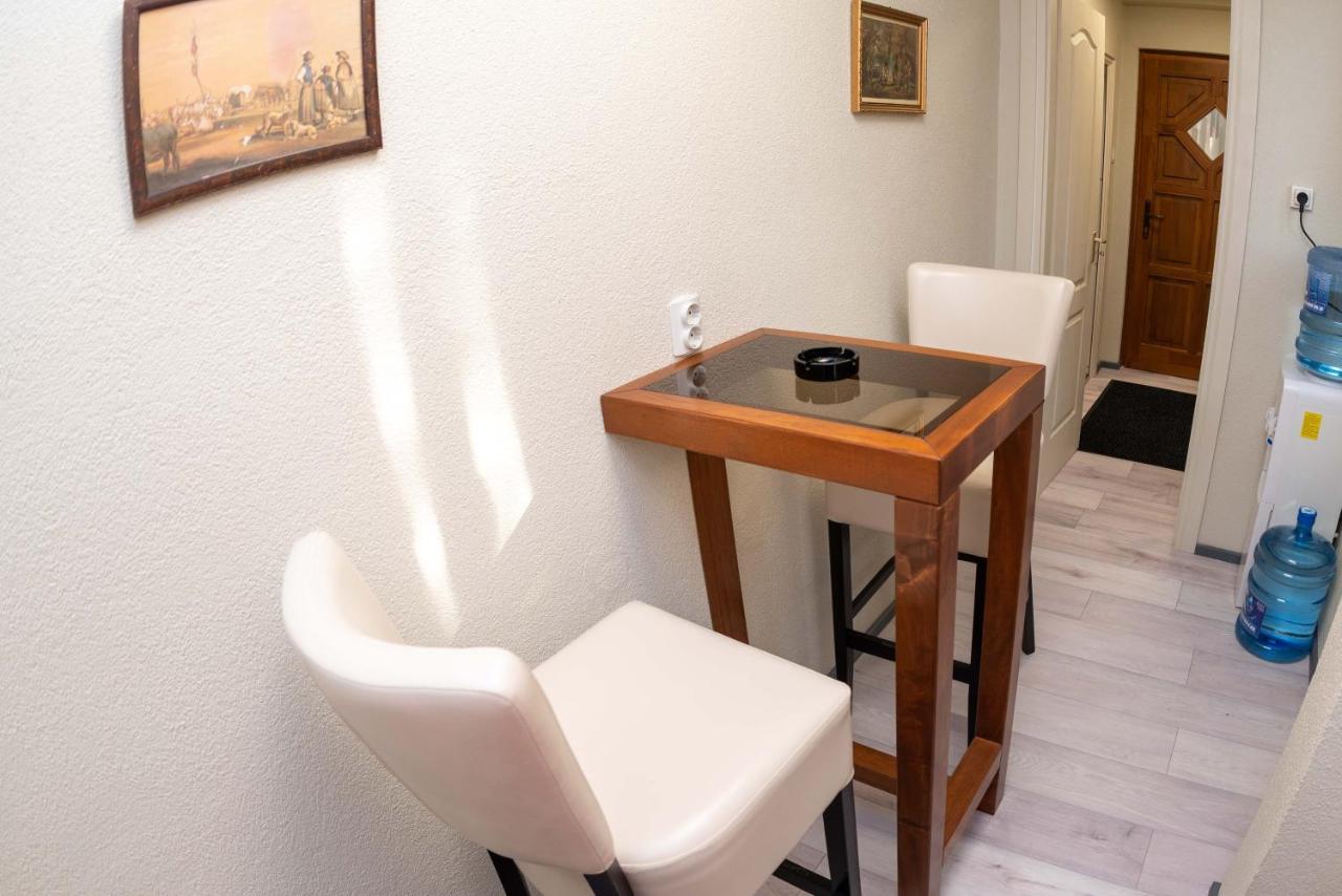 E 14 Aparthotel Berekfurdo Luaran gambar