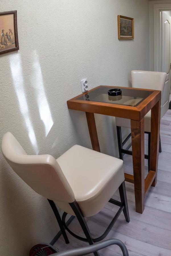 E 14 Aparthotel Berekfurdo Luaran gambar