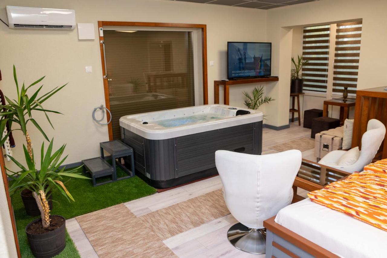 E 14 Aparthotel Berekfurdo Luaran gambar